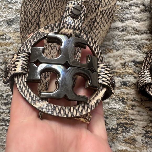 Tory Burch Snake Print Sandals with Black Logo - Picture 2 of 6